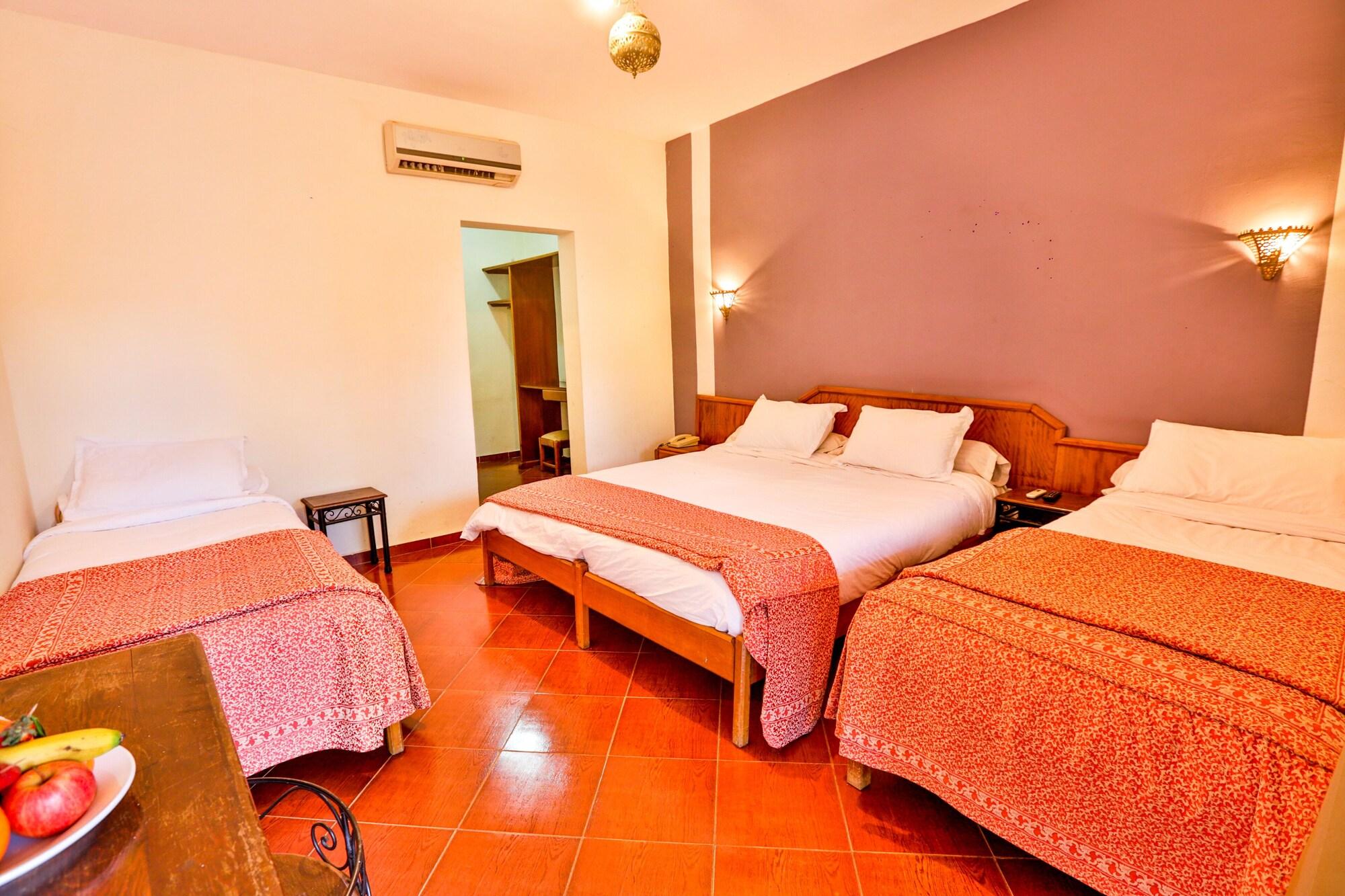 Hotel Al Bassatine Beni Mellal Bagian luar foto
