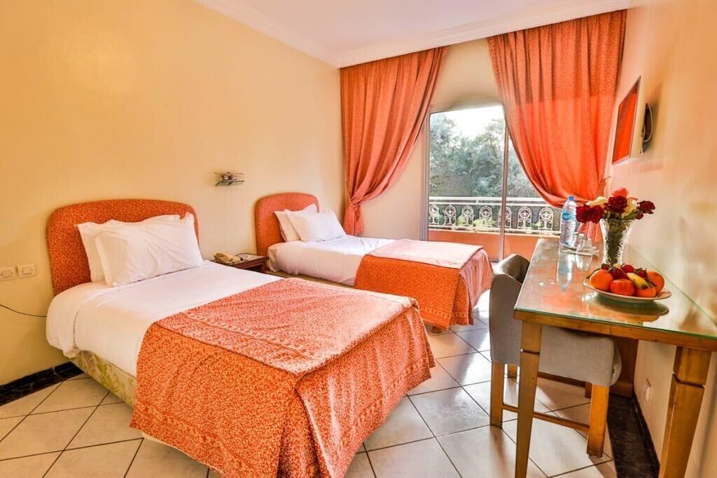 Hotel Al Bassatine Beni Mellal Bagian luar foto