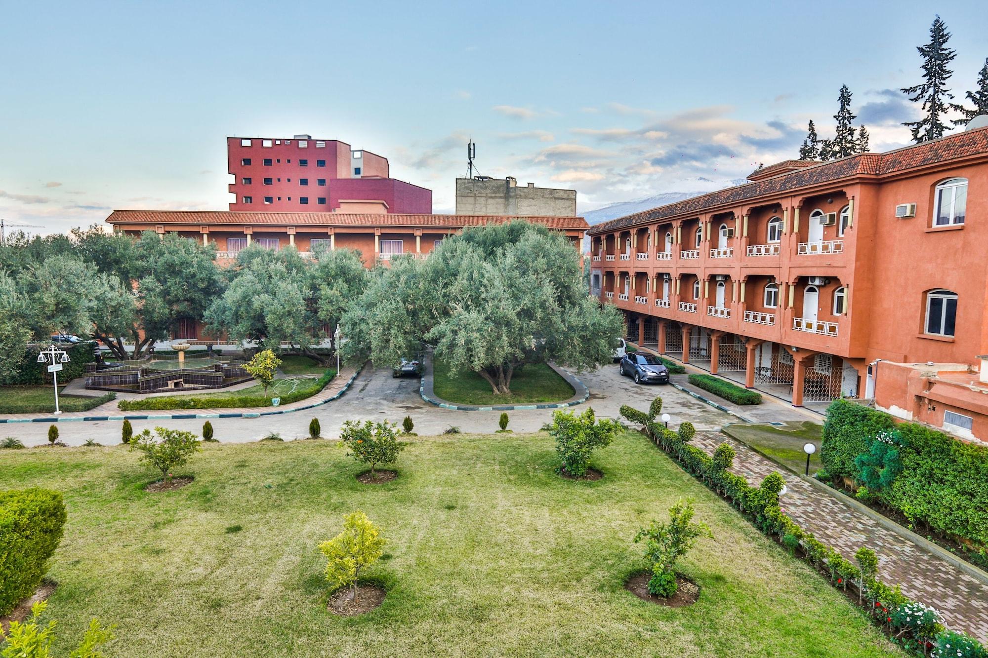Hotel Al Bassatine Beni Mellal Bagian luar foto