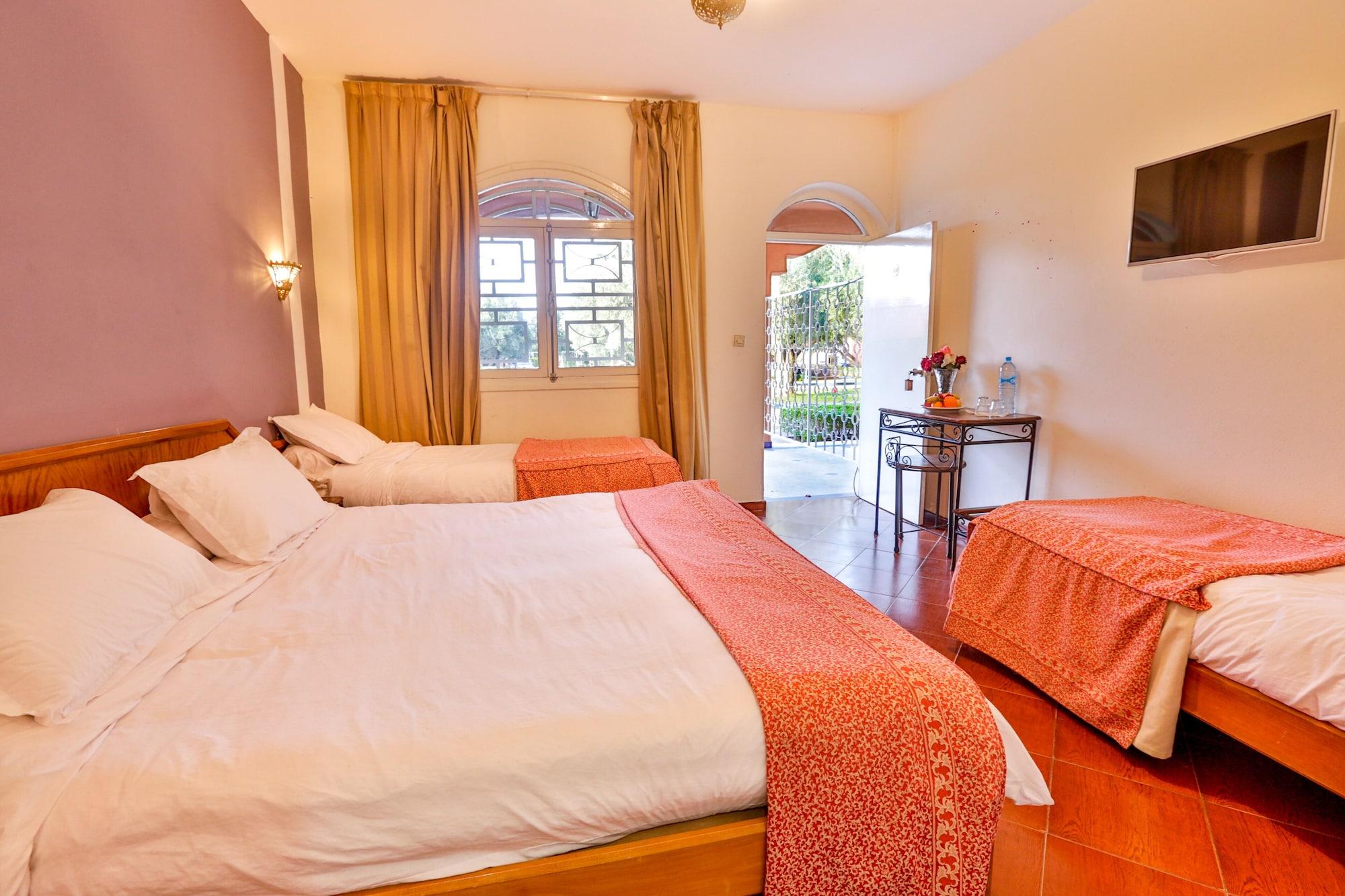 Hotel Al Bassatine Beni Mellal Bagian luar foto
