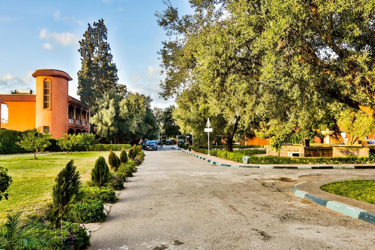 Hotel Al Bassatine Beni Mellal Bagian luar foto